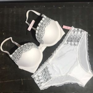 NWT Victoria’s Secret Push-up Bra+Lace Panty 34D/L